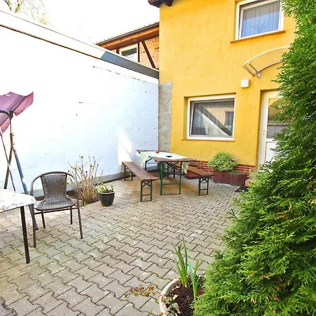 度假居 Monteurzimmer Schw 1050 *