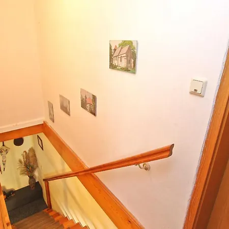 度假居 Monteurzimmer Schw 1050 *